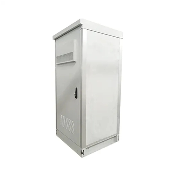 How big should the junction box of the distribution box be 